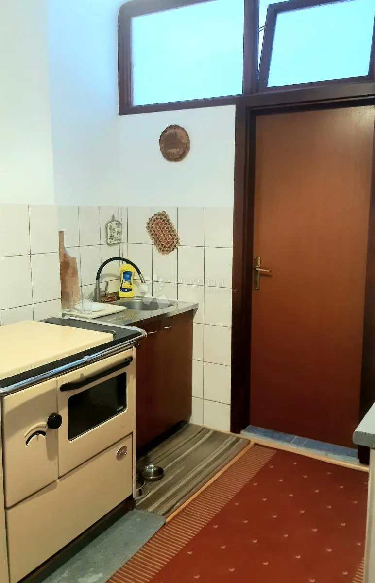 odličan stan u moravicama - slika 8