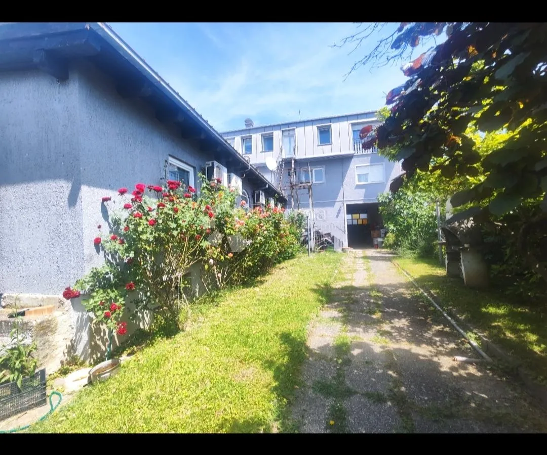hotel na zlatnoj lokaciji - slika 22