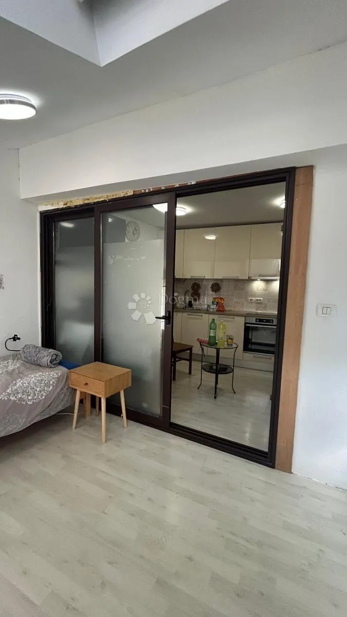 rijetka prilika!!! dva apartmana u centru rovinja, more na dohvat pogleda! - slika 20