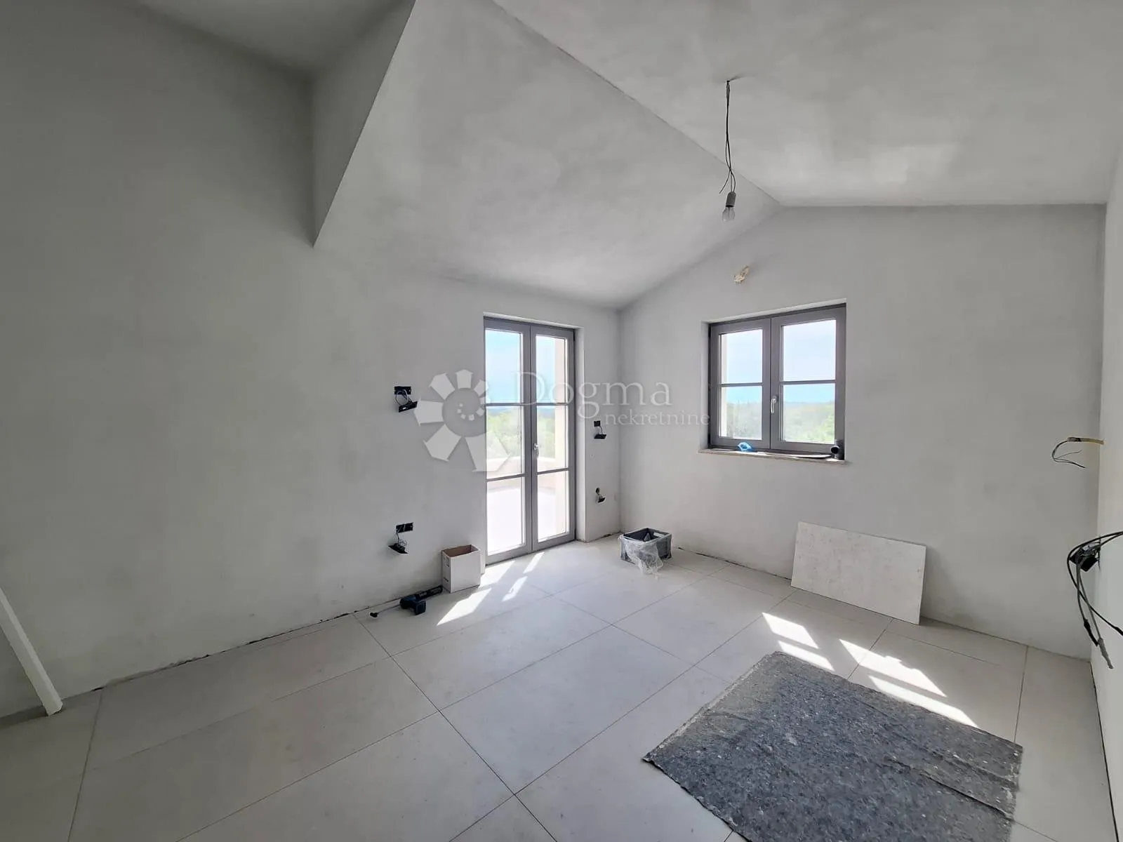 poreč (okolica) - vila sa infinity bazenom i pogledom na more - slika 9