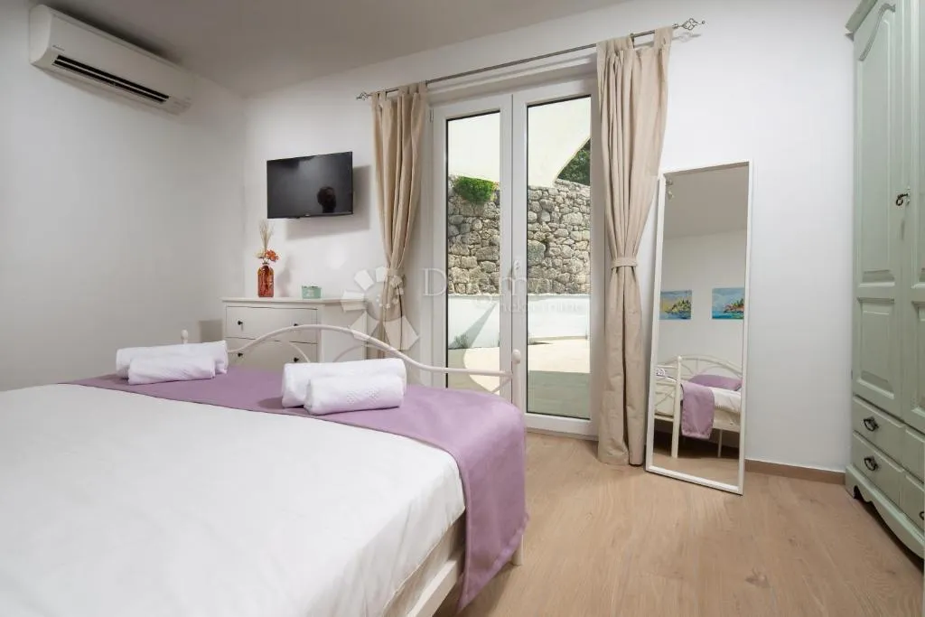 kamena vila s bazenom bribir - slika 20