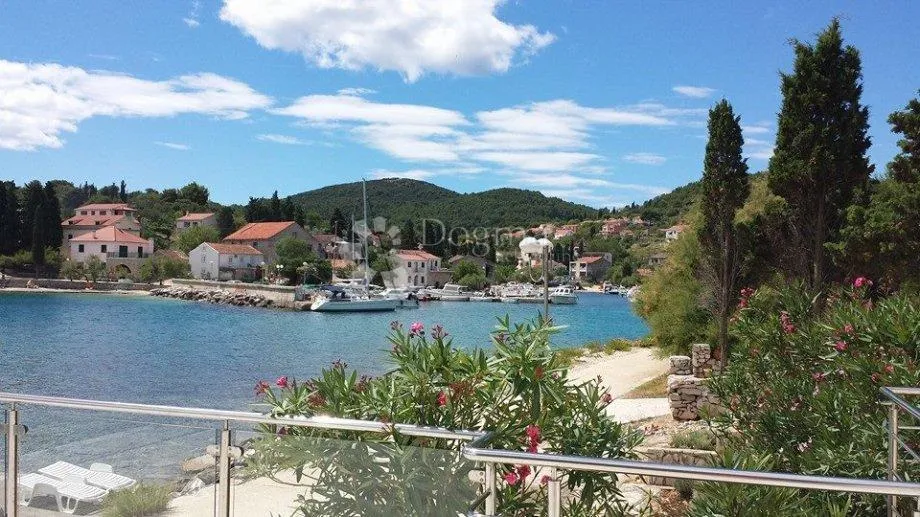 građevinsko zemljište- prvi red do mora - slika 2
