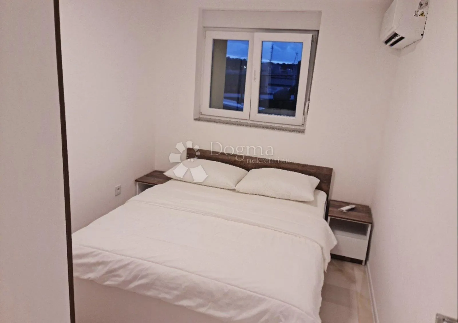 zgrada sa sedam apartmana, prvi red do mora - slika 3