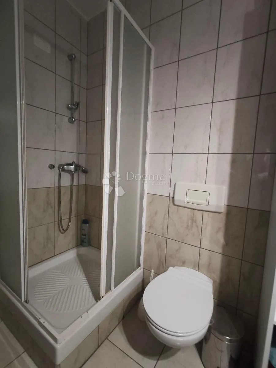 novouređeni apartman sa pogledom na more - slika 17