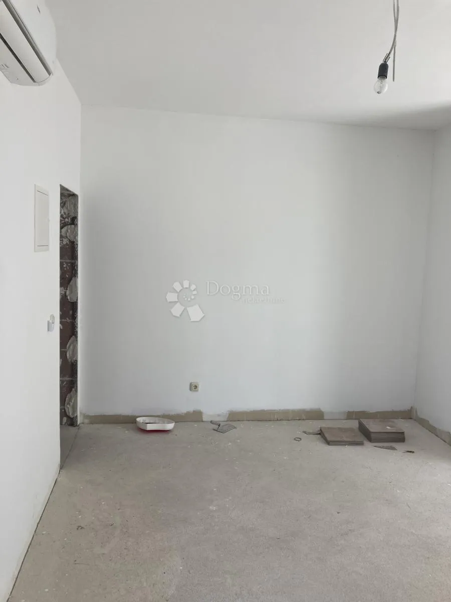 prilika - apartmanska kuća u pirovcu, 1. red do mora - slika 44