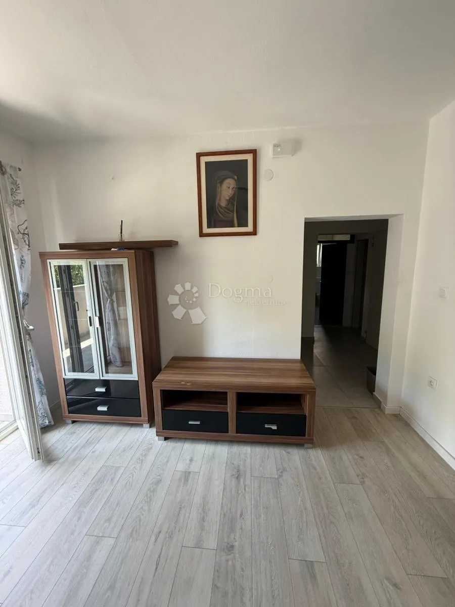stan u stambenoj zgradi s okućnicom – sinj (115 m² + 361 m² dvorišta)) - slika 3