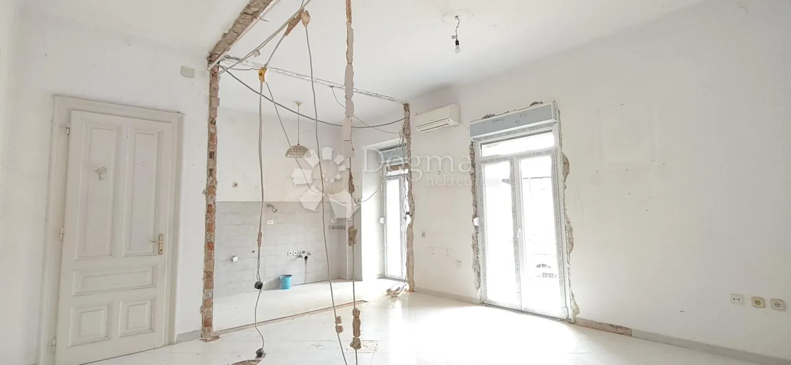 belveder – 3s+db s velikim dnevnim prostorom (32 m²), balkon, projekt adaptacije i nova pvc stolarija uključena - slika 10