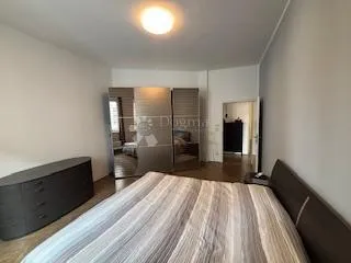 centar-67m2,2s+db adaptiran ,lift ,drugi kat - slika 6