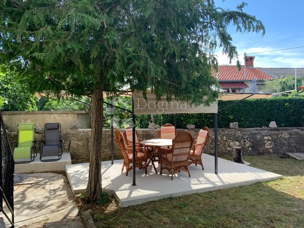 kuća sa dva stana - slika 2