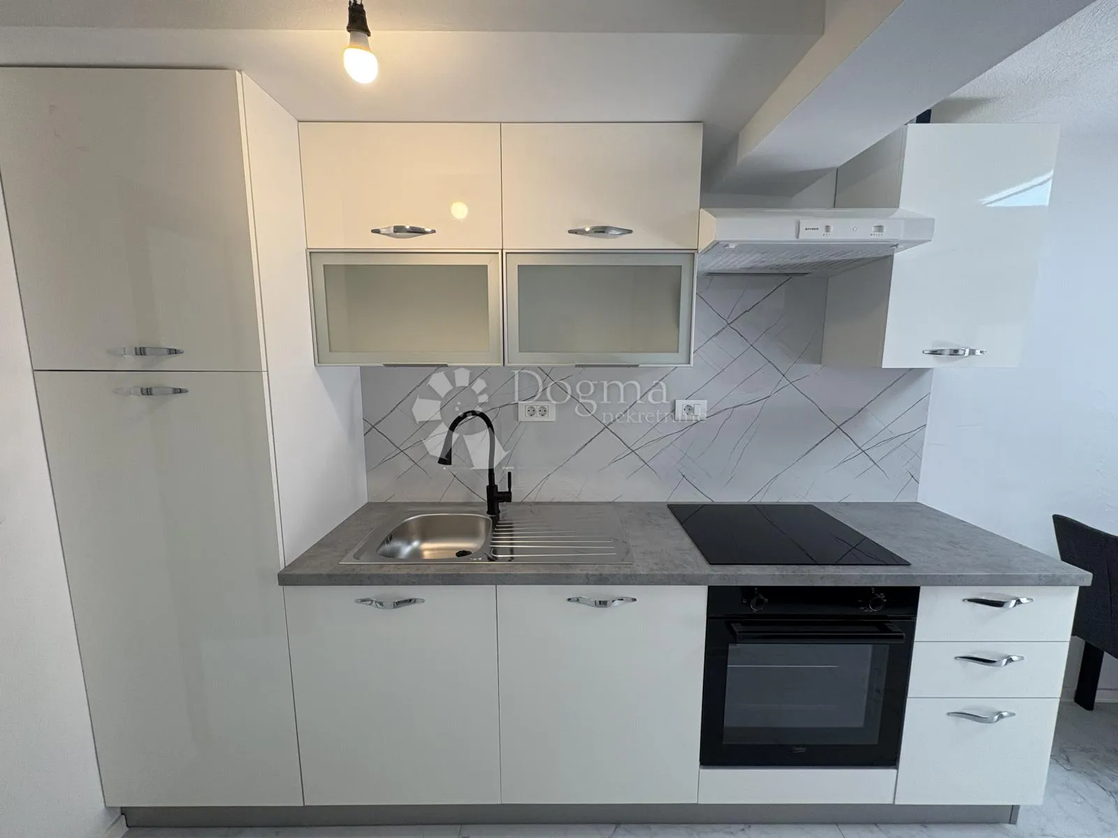 kompletno renovirani apartman u prizemlju - slika 7