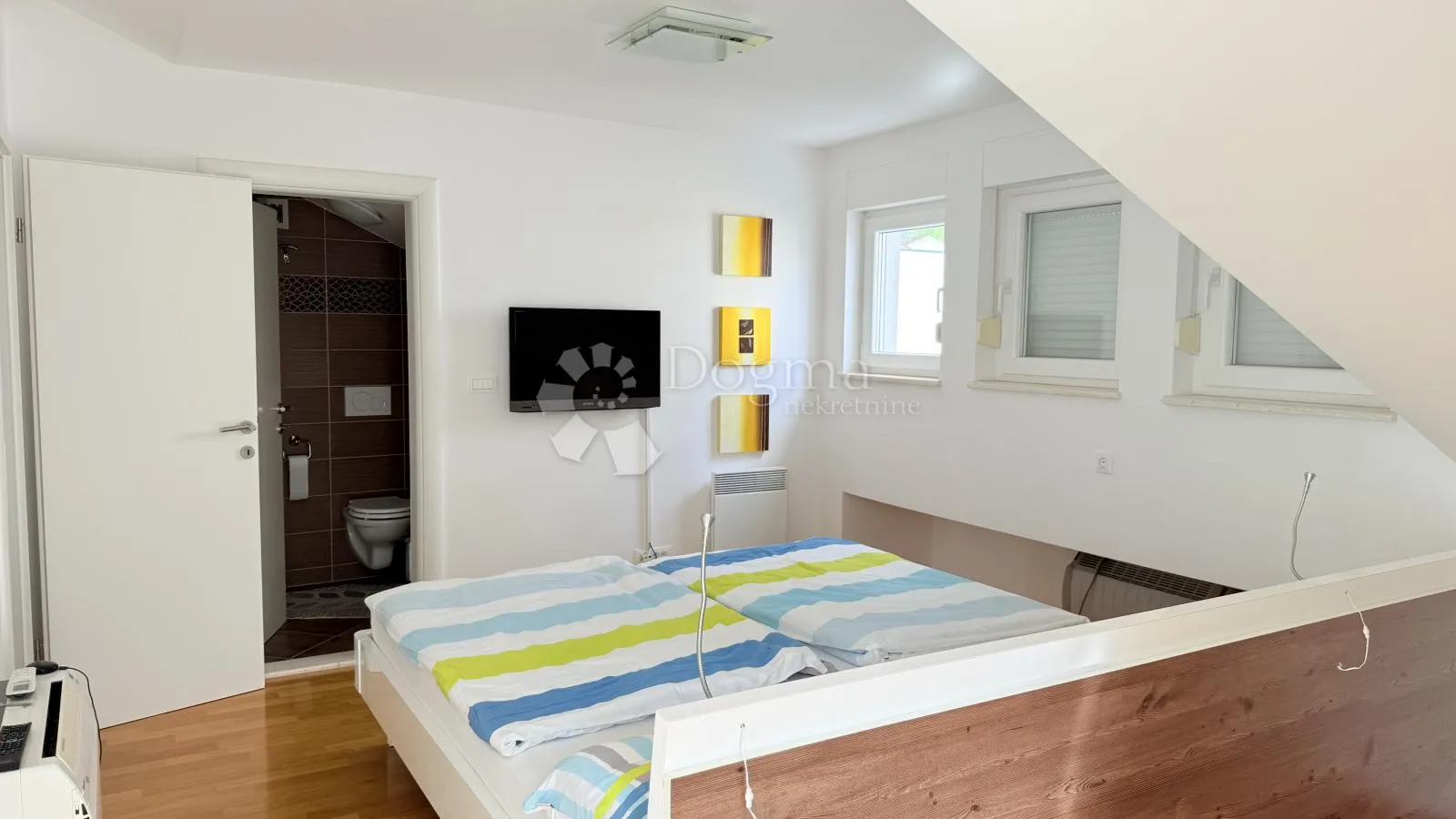 penthouse u baškoj vodi – dvoetažni, kompletno namješten - slika 21