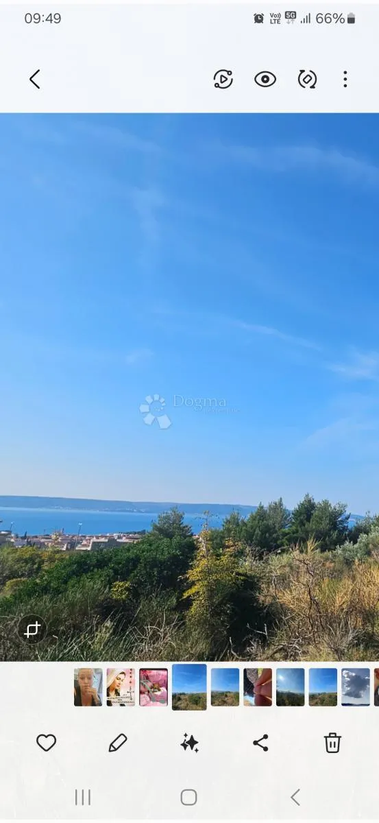 građevinsko zemljište iznad magistrale s panoramskim pogledom na more u kaštel kambelovcu! - slika 1