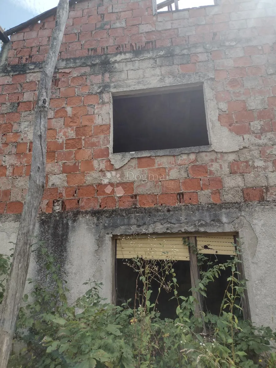 2 građevinske parcele, 2 kuće za adaptaciju - slika 4