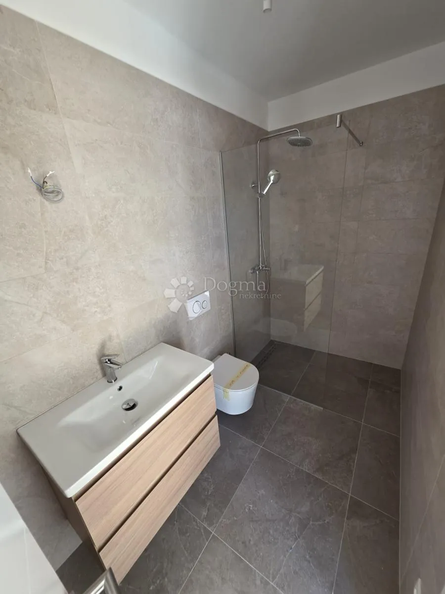 vinišće- top prilika!!! moderna villa s pogledom na more - slika 13