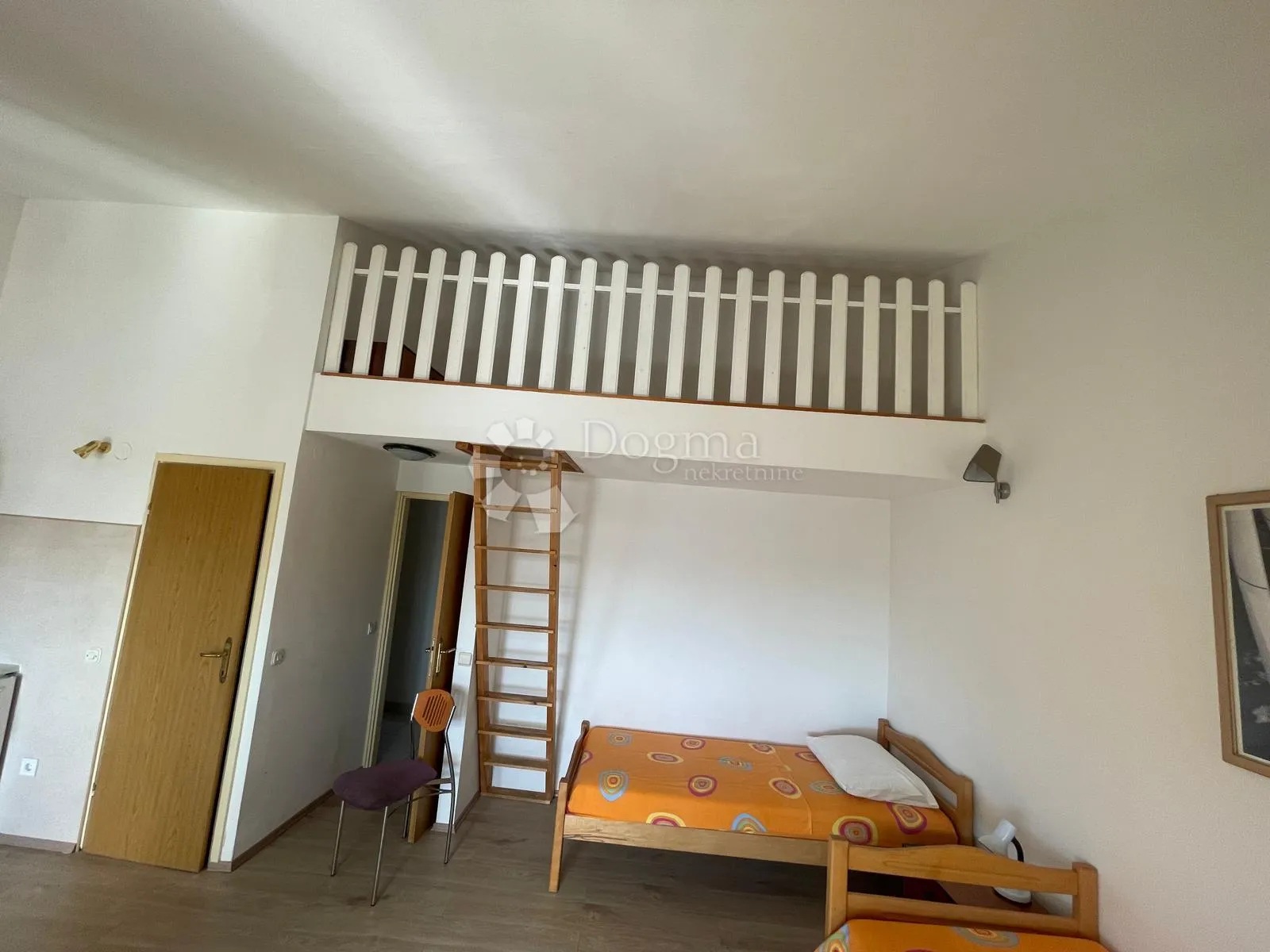 kuća s 3 stana i pogledom na more – blizina mora i centra - slika 4