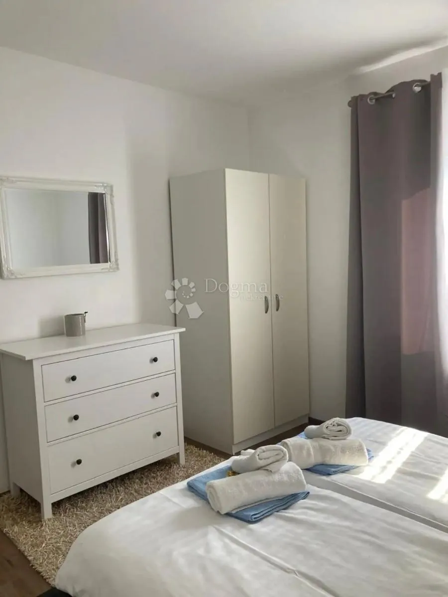 kuća s bazenom, 1000m2 okućnice, panoramski pogled - slika 19