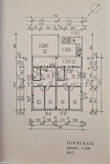kuća sa tri apartmana - slika 18