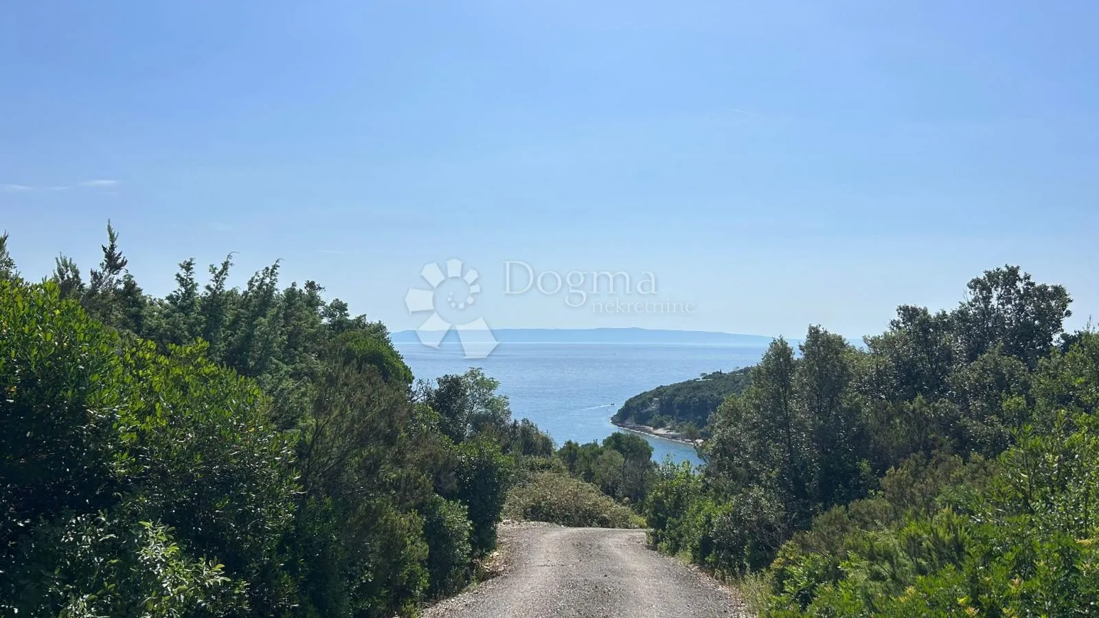 atraktivno zemljište - 150 m od mora duga uvala - slika 2