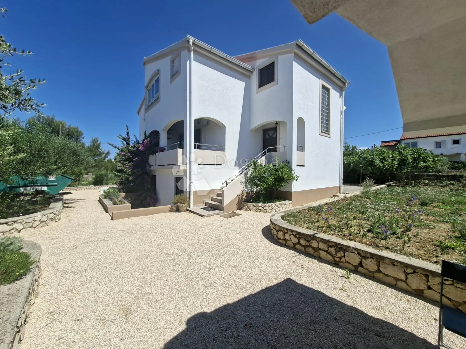 apartmanska kuća u vrsima - slika 3