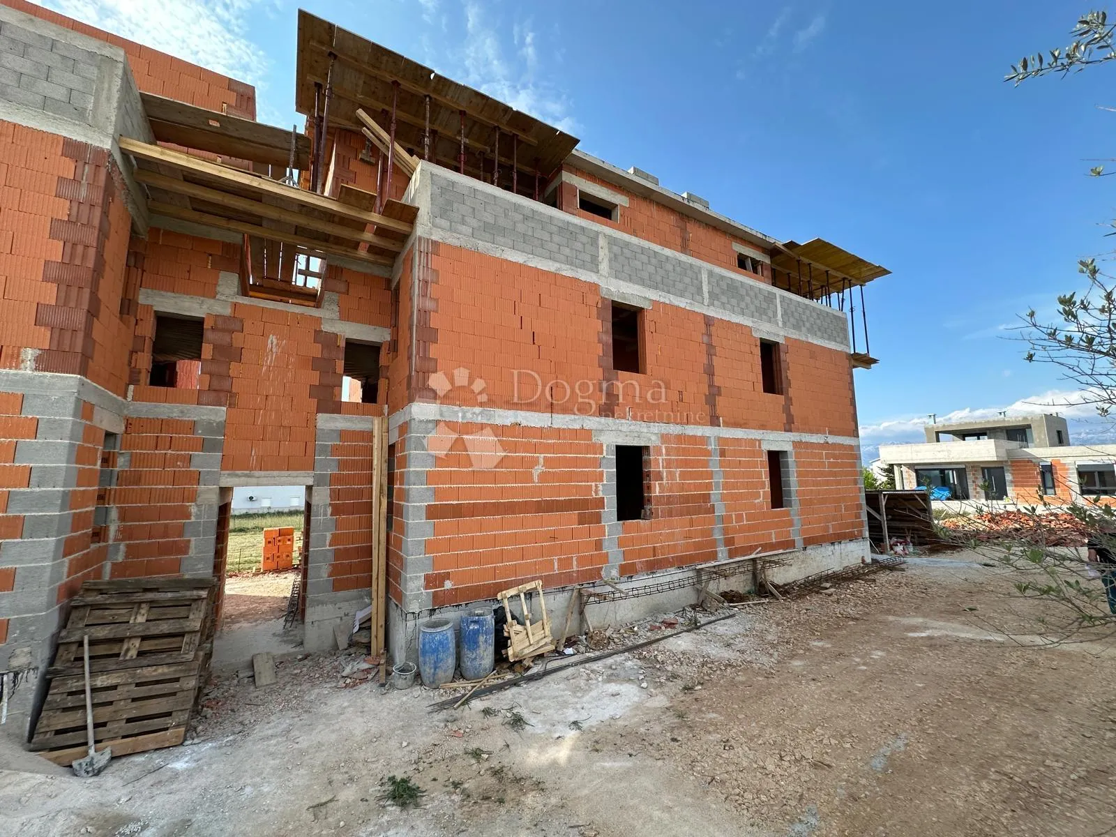 prodaje se dvoetažni apartman penthouse sa krovnom terasom s3 - slika 7