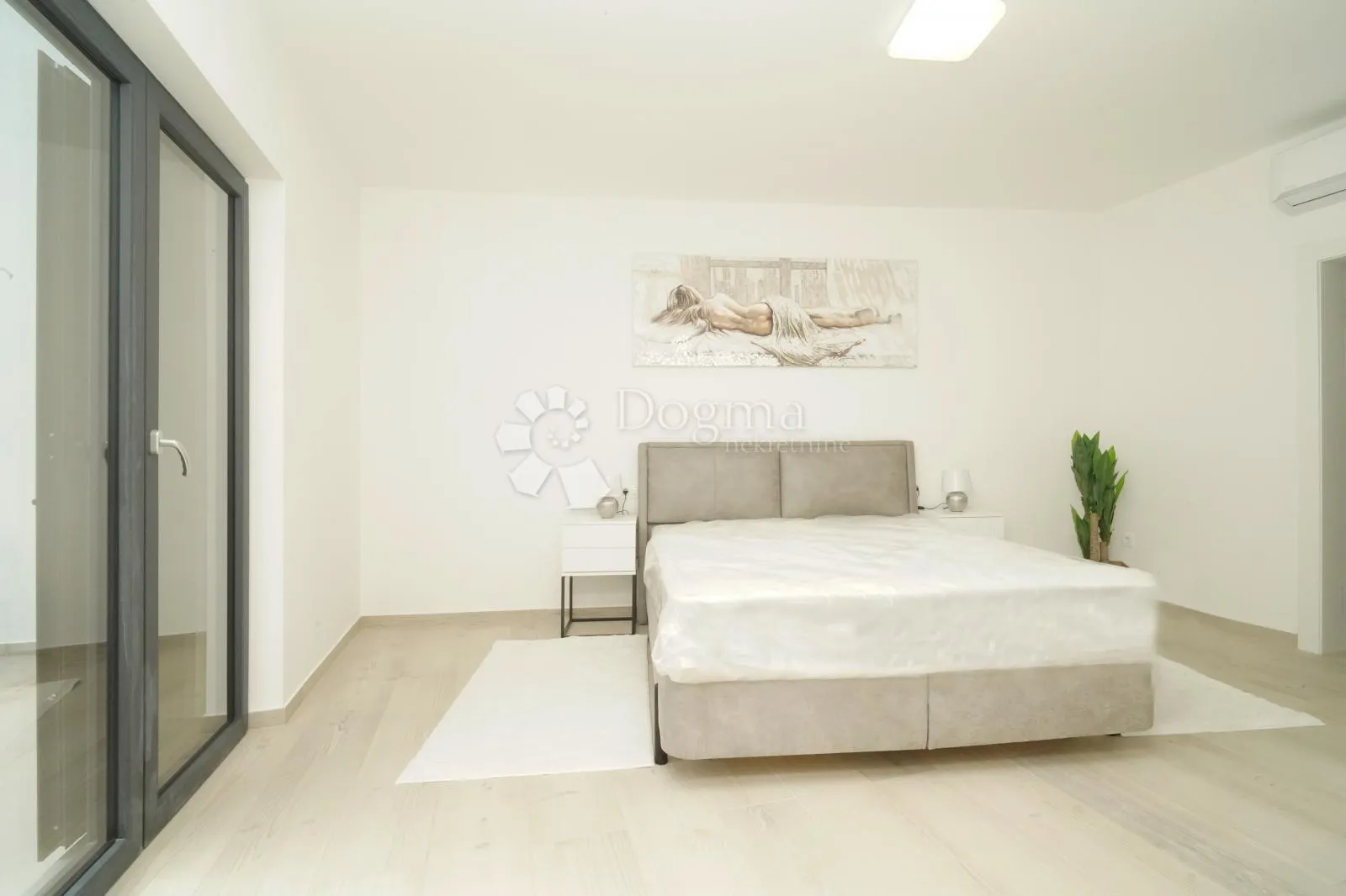 moderna kuća s 2 apartmana- kaštelir - slika 14