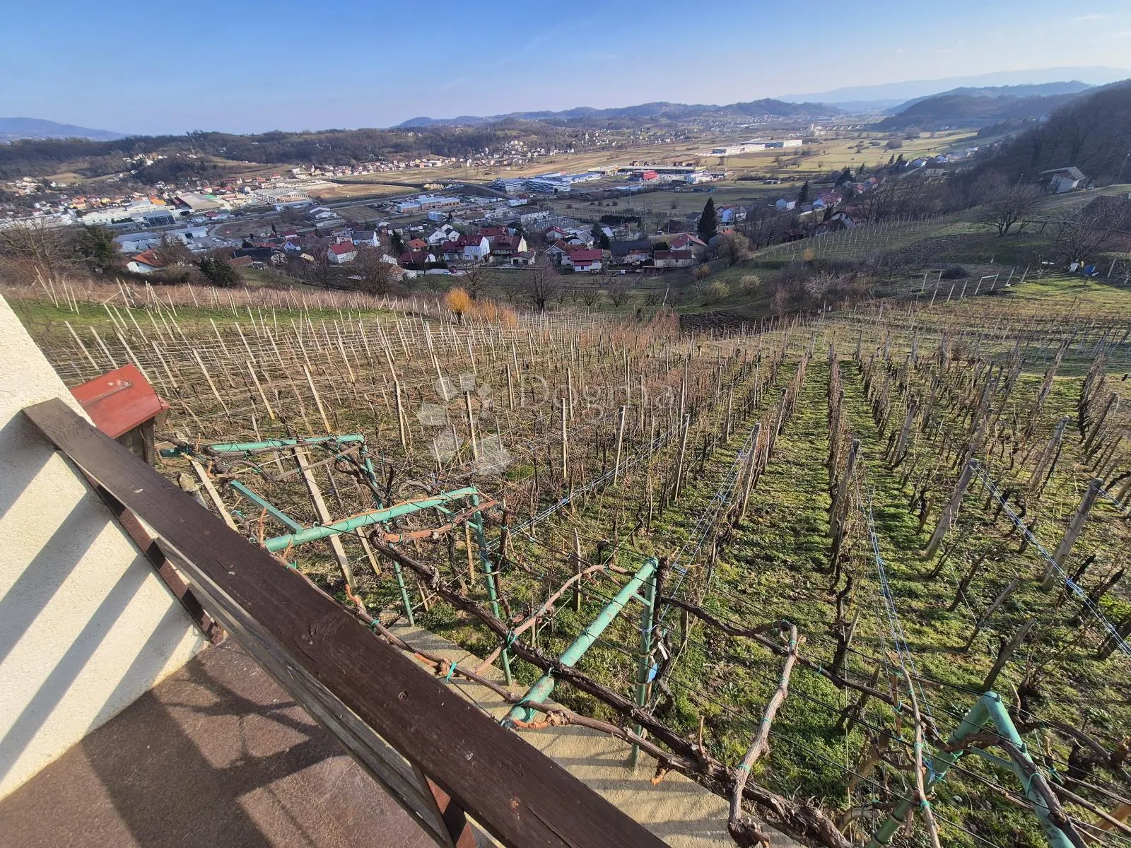 dvije vikendice sa vinogradom na brijegu iznad krapine! - slika 17