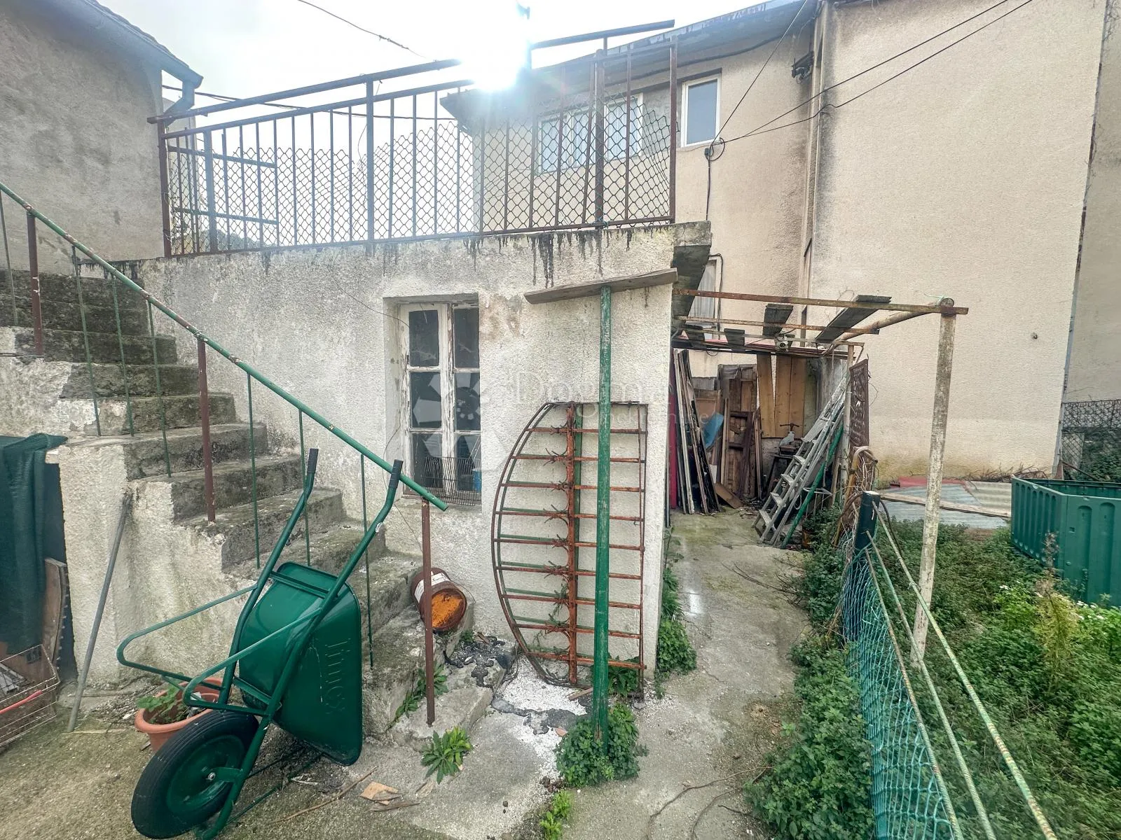 šibenik, vanjski, dva stana s vrtom i terasom u samom cetru - slika 10