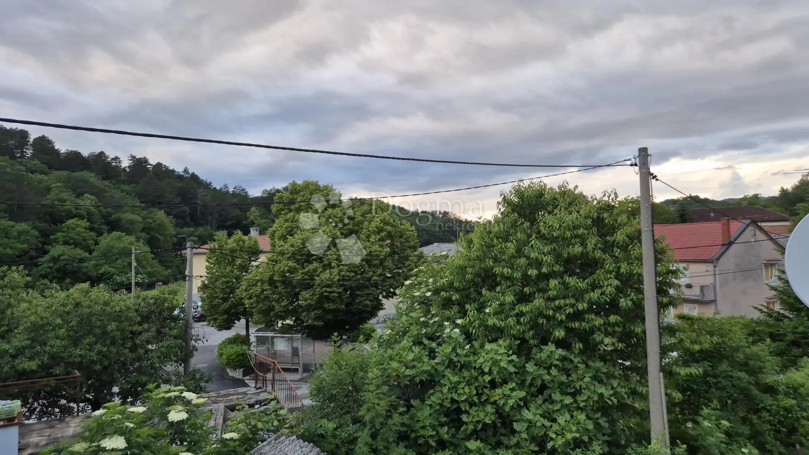 klana - studena, dvije etaže kuće, stan i pp - slika 19
