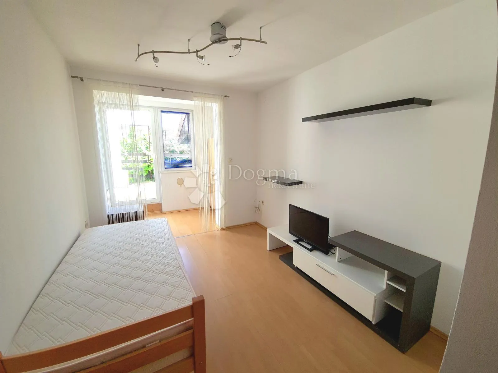 komforna kuća s 3 stana, 373m2 - kraljevečki novaki, sesvete - slika 13