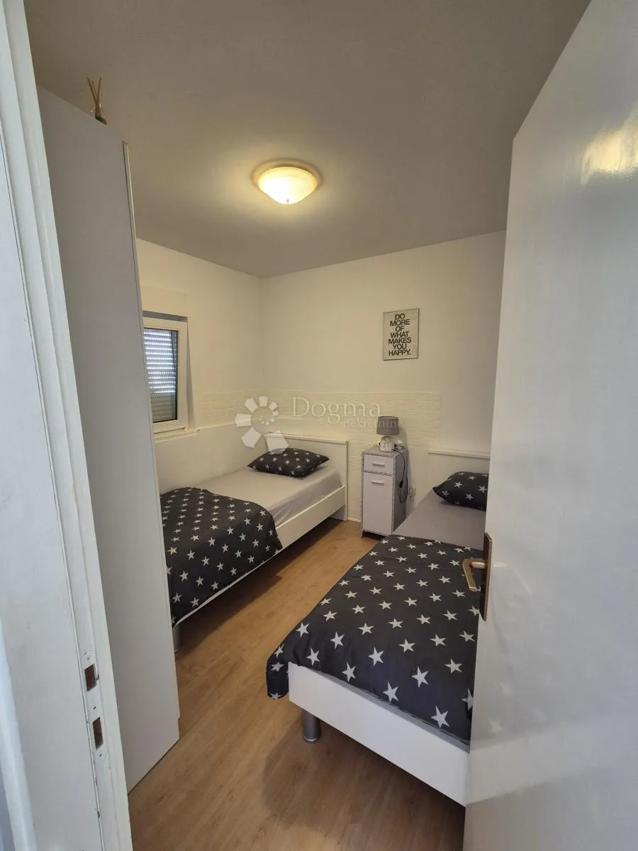 šibenik/zablaće- jedinstveni kompleks uz more: apartmanske kuće s teniskim terenom i bazenima - slika 43