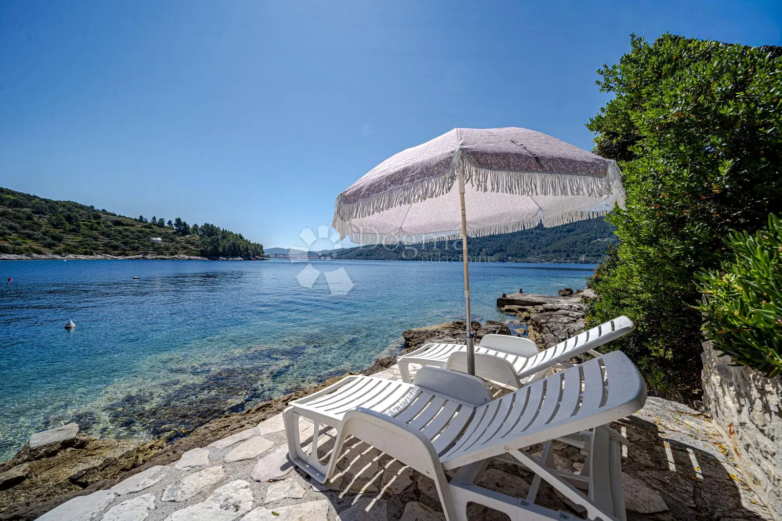 prvi red do mora: samoodrživa apartmanska vila s uhodanim poslovanjem – vela luka, korčula - slika 73
