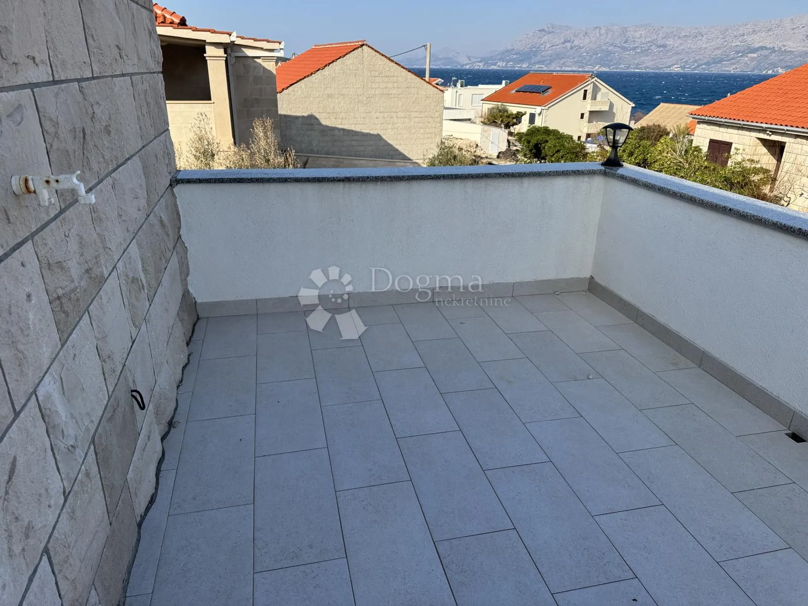 kuća sa bazenom 50 m od plaže na braču - slika 19