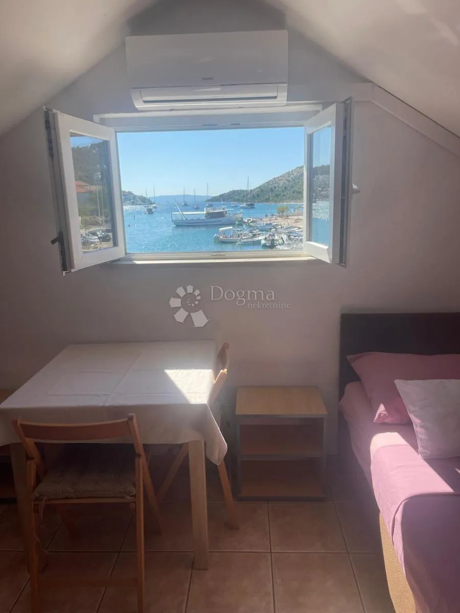 kuća s 3 apartmana i poslovnim prostorom vinišće - slika 15