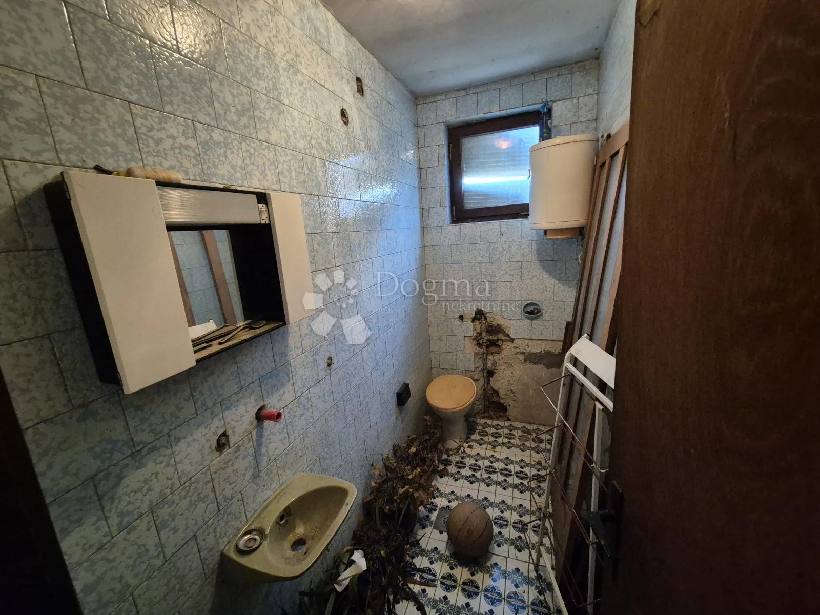 kuća sa ogromnim potencijalom svega 600m od strogog centra zaboka! - slika 20