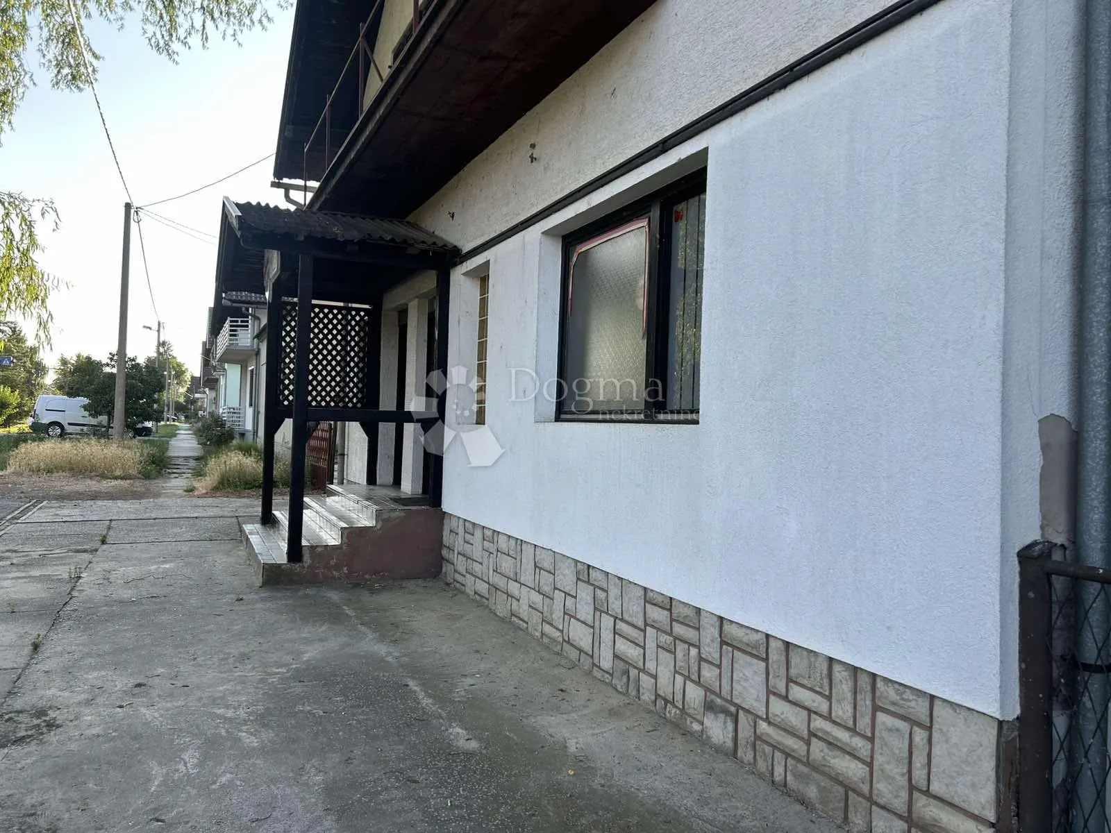 poslovno-stambena kuća s lokalom, novi senkovac - slika 3