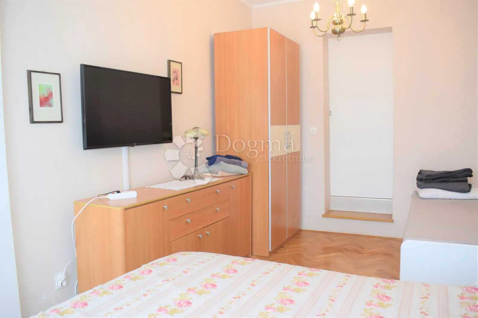 luksuzna kuća sa bazenom na samo 300 m od mora - slika 43