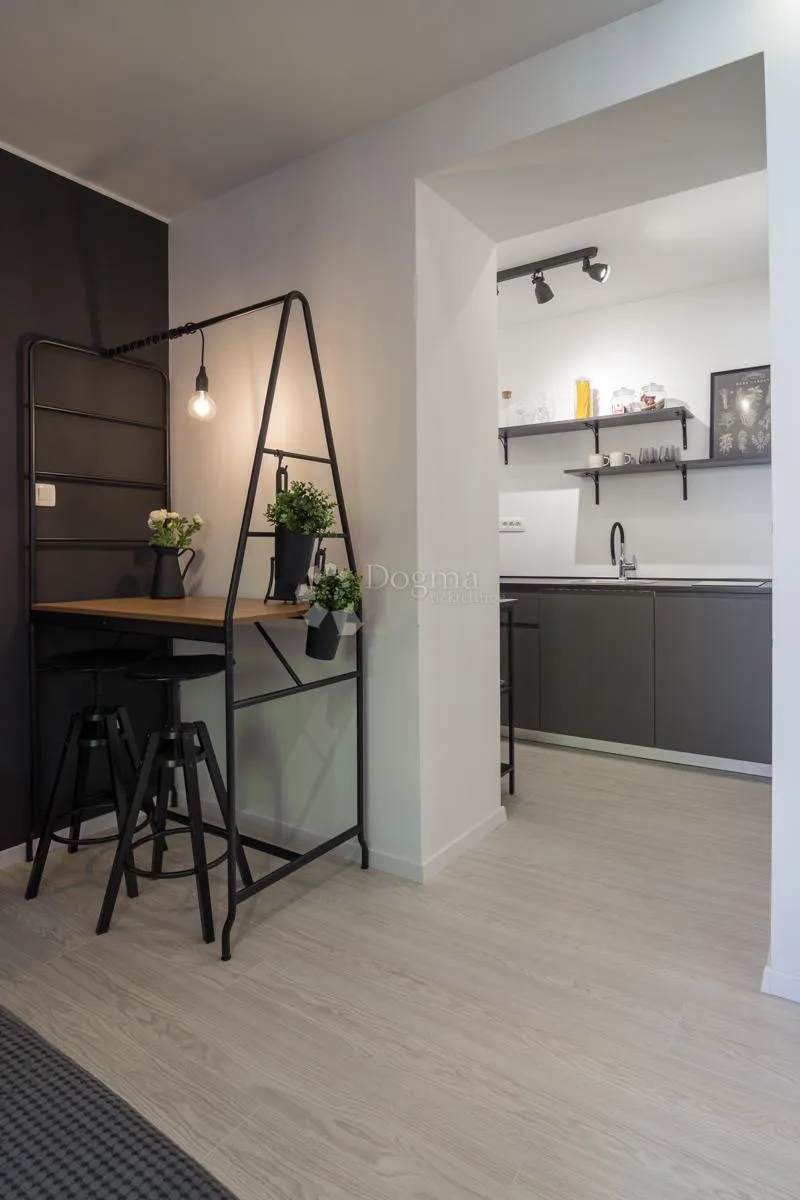 6 apartmana s bazenom u centru pule - slika 37