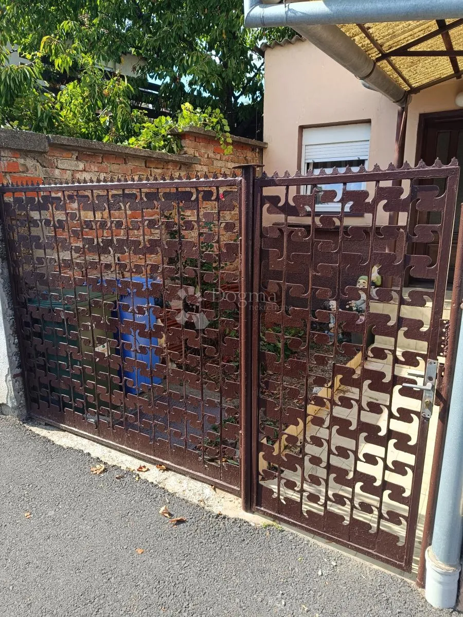 posebna prilika – mala kuća s karakterom u mirnom dijelu osijeka! - slika 4