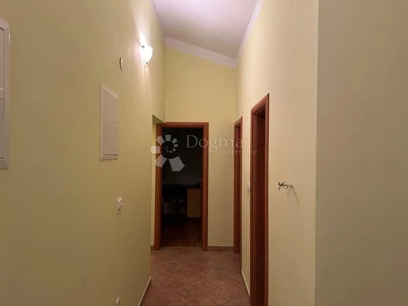 kuća uz more s predivnim pogledom i zelenilom , barić draga - slika 41