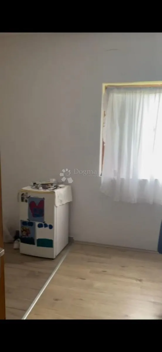 novija kućica kraj rijeke i toplica - slika 4