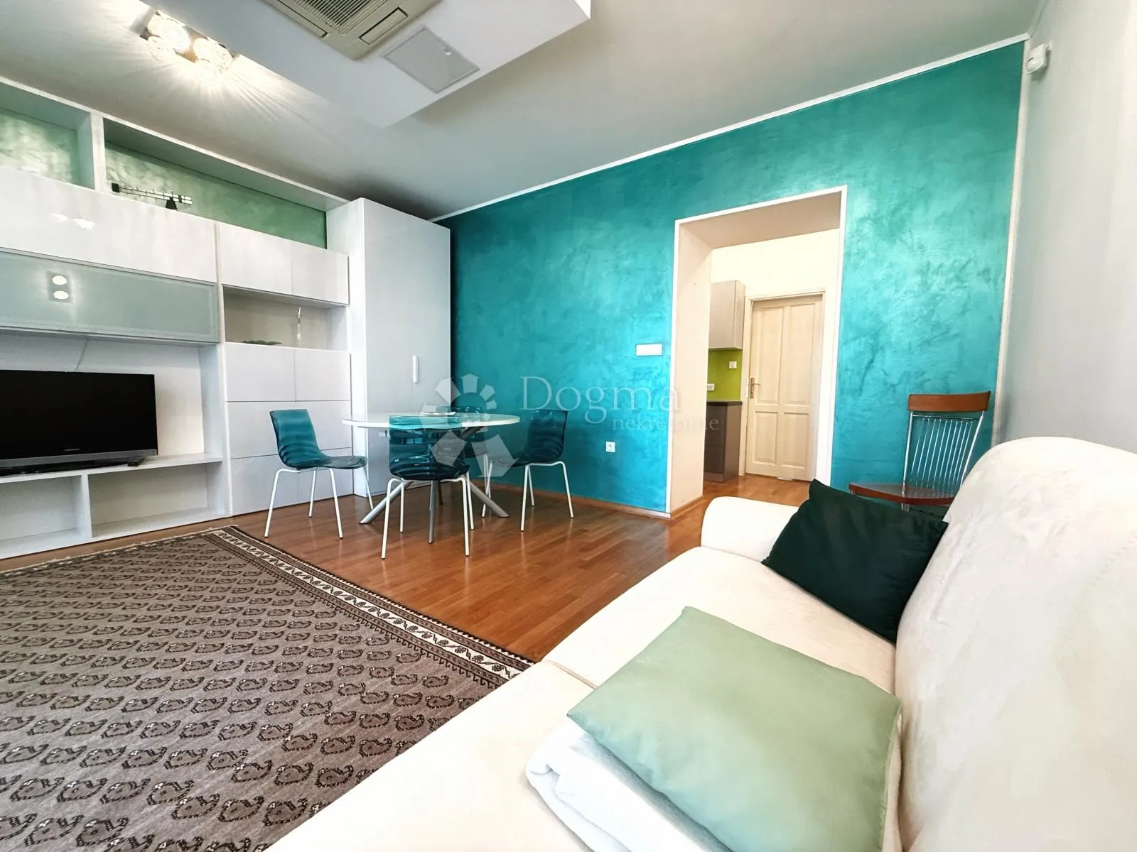 ugodan apartman u najužem centru opatije ! rijetko ! - slika 3