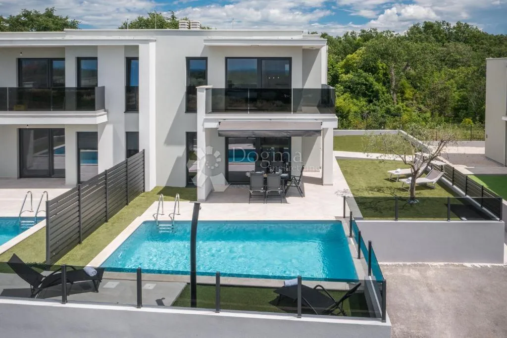 moderna dvojna vila s bazenom i 4 spavaće sobe, pogled more - slika 2