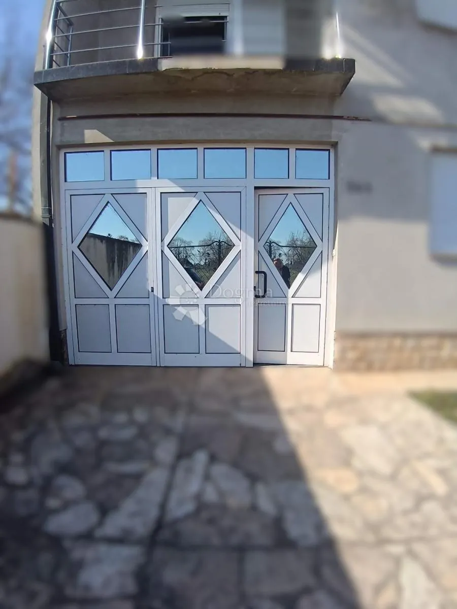kuća sa 2 stana i bazenom u tenji! - slika 11