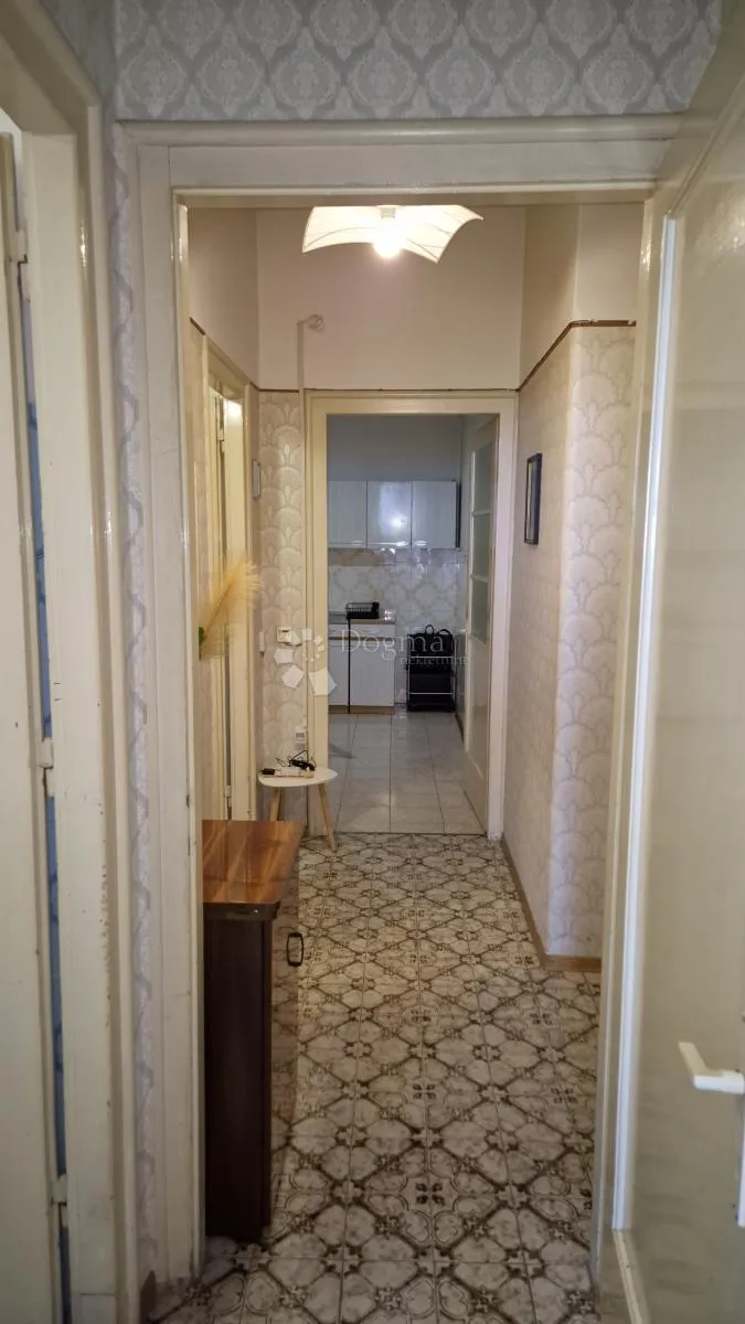 bulevard - stan na lijepoj poziciji - slika 9