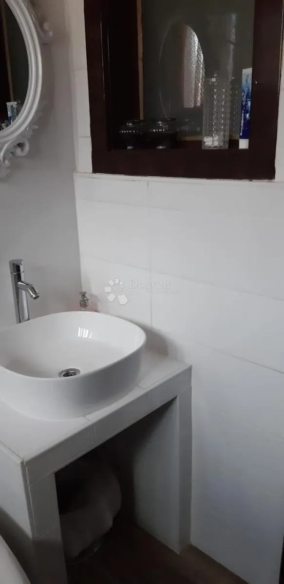 jedinstvena prilika bačvice - slika 7