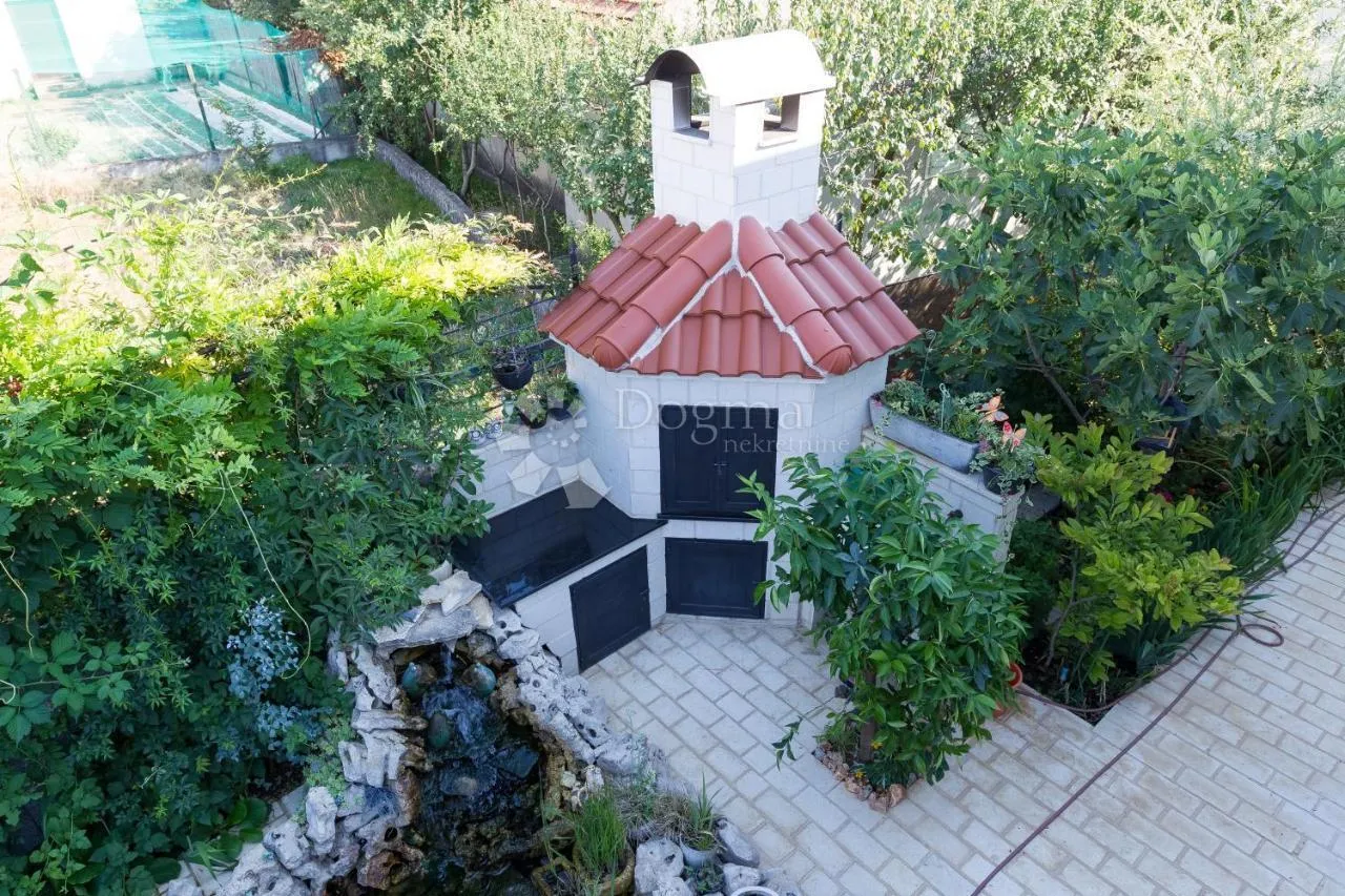 luksuzna vila u sukošanu - slika 32