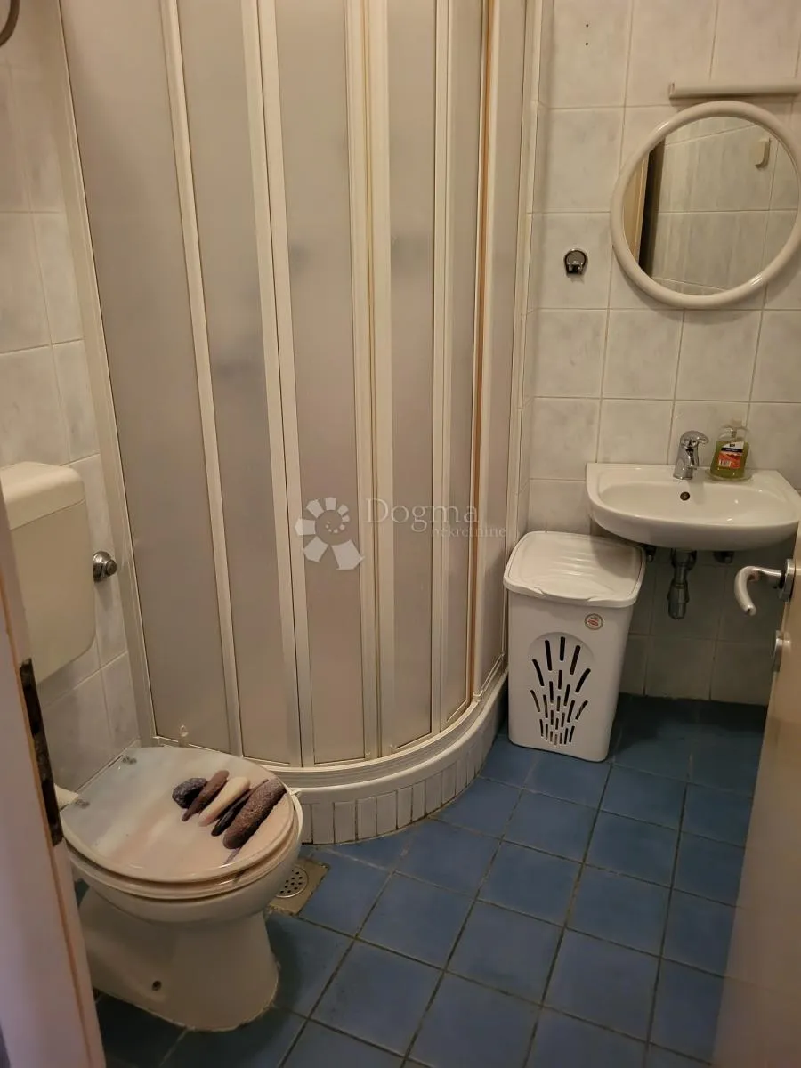 apartman blizu mora,prvi kat - slika 9