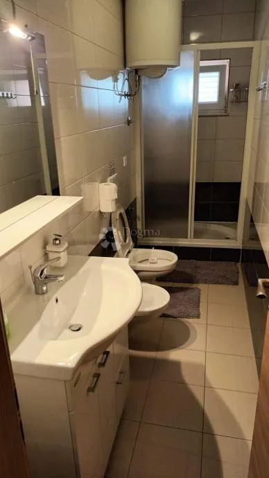 šarmantan apartman s pogledom na more - slika 5