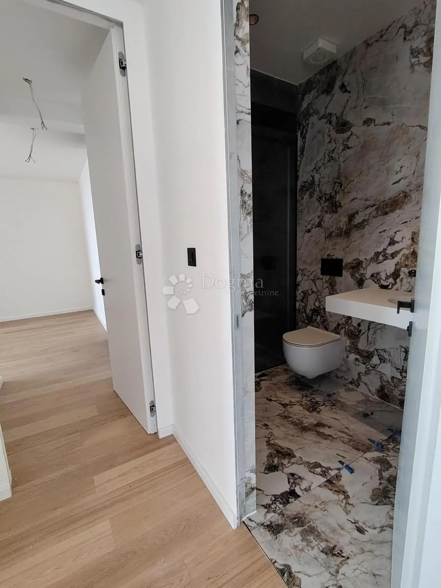 luksuzna novogradnja sa panoramskim pogledom - slika 19