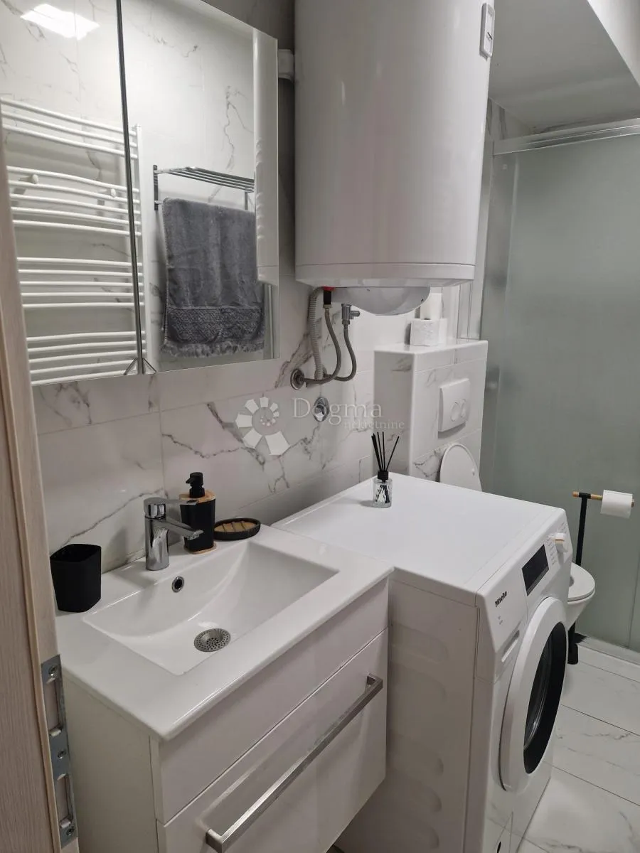 atraktivan apartman u prizemlju blizu mora - slika 12